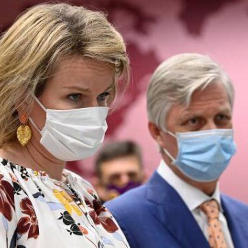 ملك وملكة بلجيكا يزوران معهد طب المناطق الاستوائية