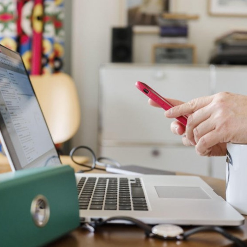 أضرار العمل من المنزل على الصحة العقلية