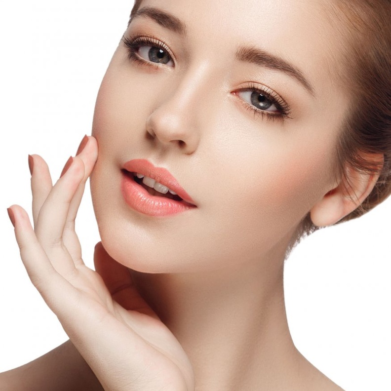 تخلصي من الشعر فوق الشفاه بطرق طبيعية