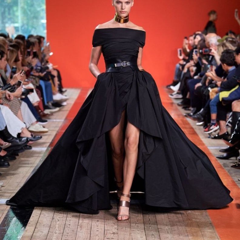  فستان سهرة أسود من Elie Saab