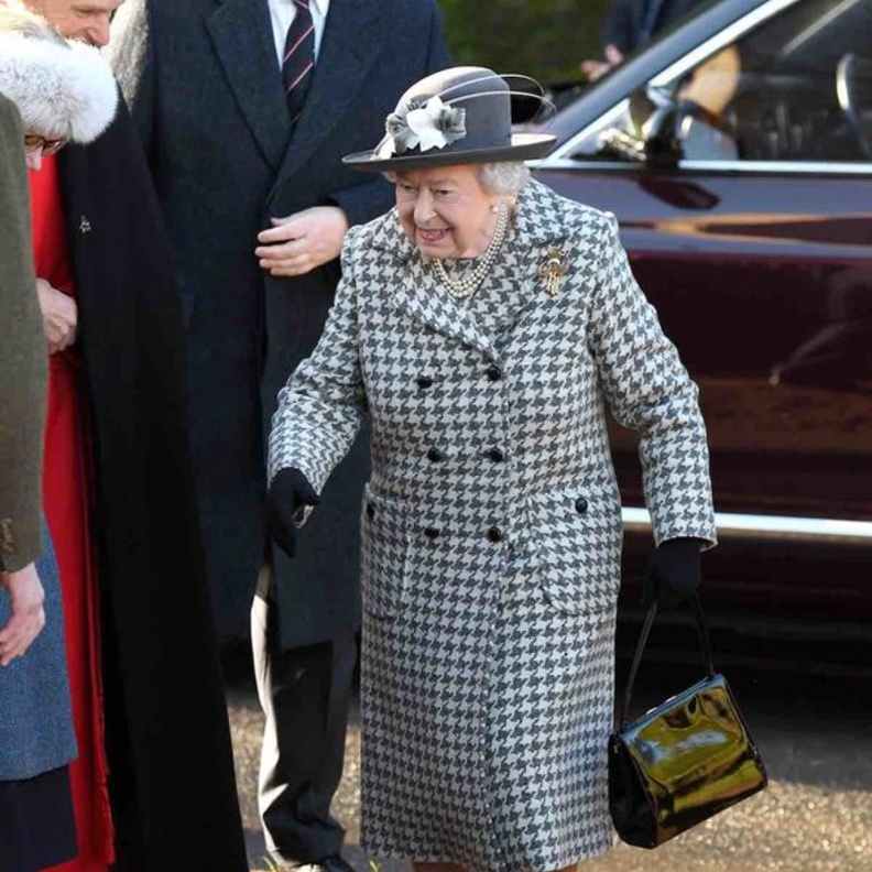 6 فضائح لأفراد العائلة المالكة البريطانية تسببت في إحراج الملكة إليزابيث