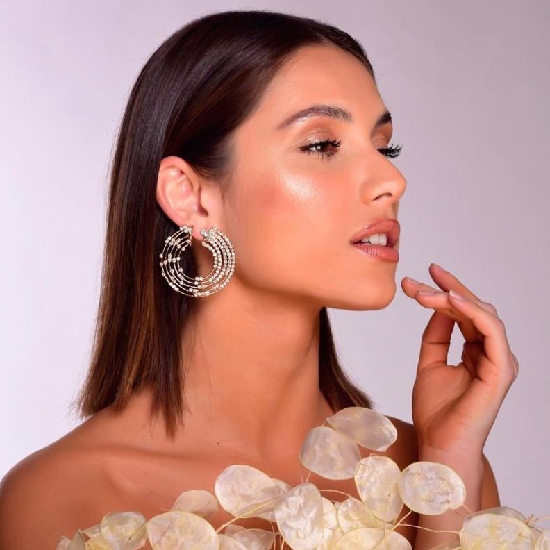  اقراط جذابة من La Vang