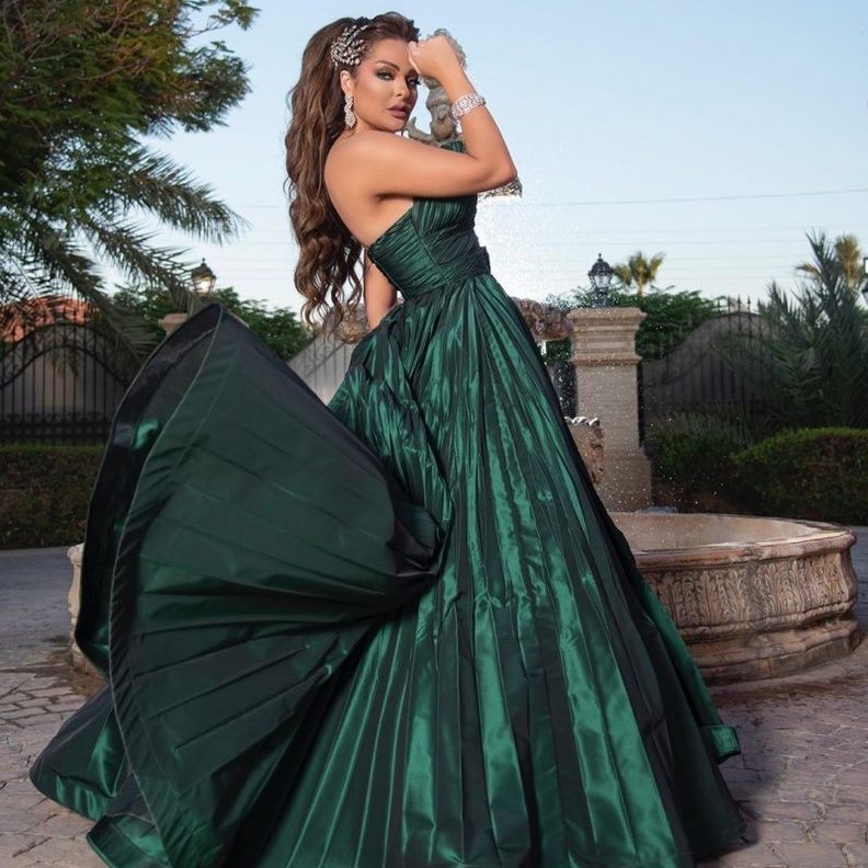 فستان خطوبة زين كرزون