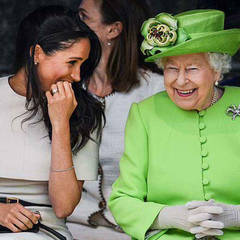 ملكة بريطانيا وافقت بذكاء على زواج هاري وميغان