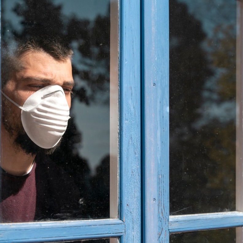 تماثل مقيم أفغاني للشفاء من كورونا في الامارات