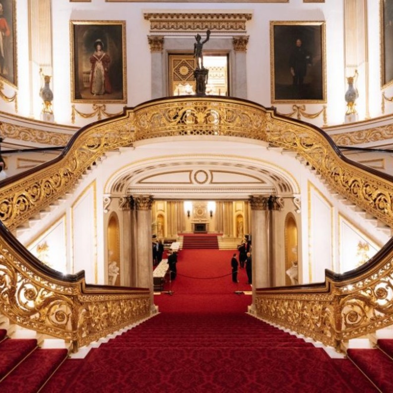 جولة افتراضية من داخل قصر باكنغهام