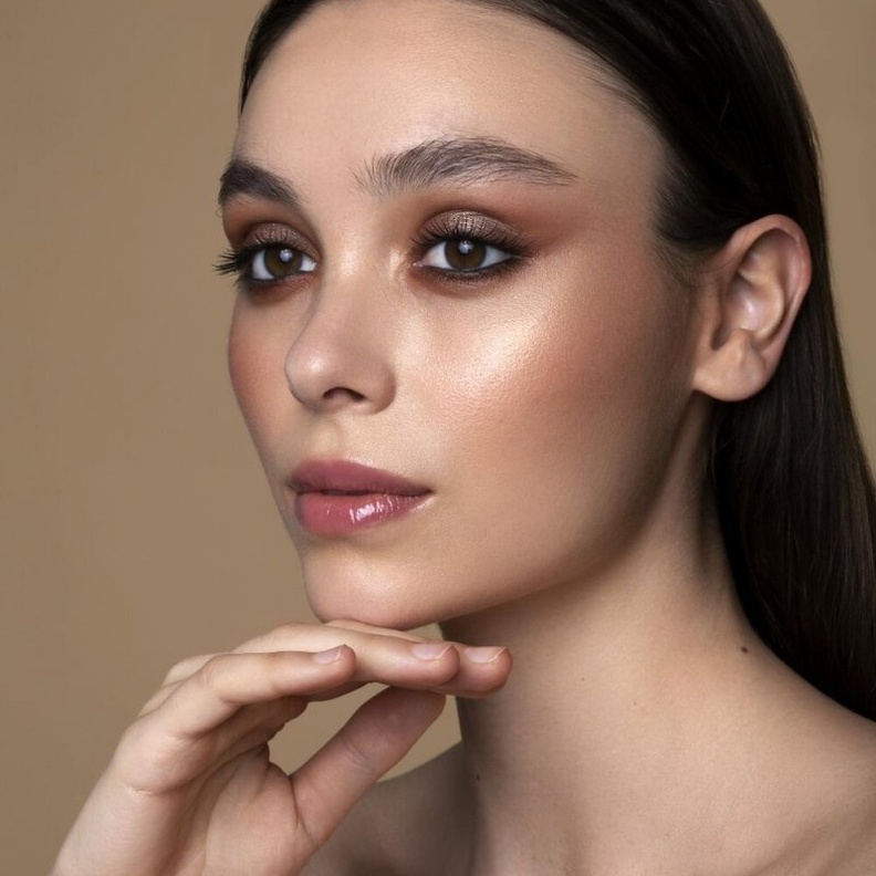  مكياج عيون سموكي معدني لعروس 2020