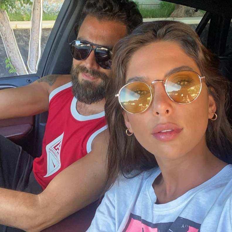 معتصم النهار وزوجته