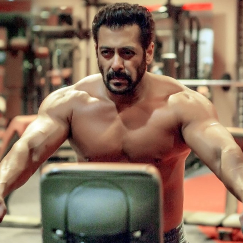 سلمان خان Salman Khan ينشر أحدث صوره أثناء ممارسته الرياضة