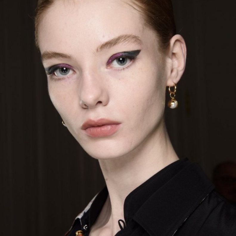 الوان ظلال العيون القوية بخطوات بسيطة لصيف 2020 من Altuzarra