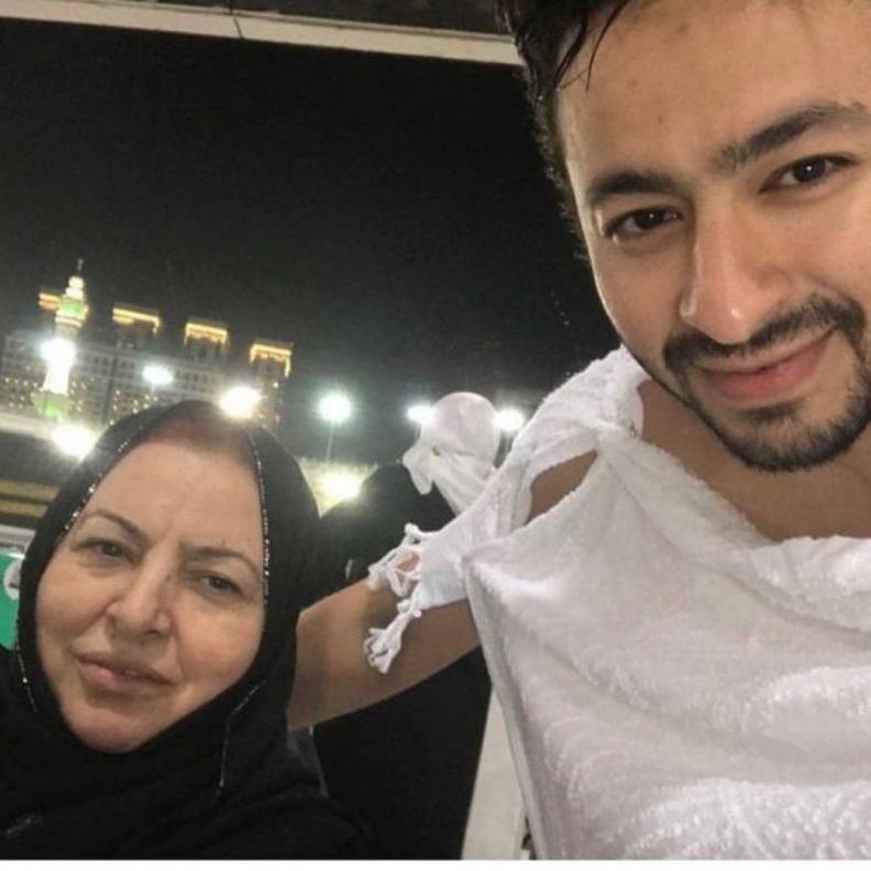 حمادة هلال ووالدته