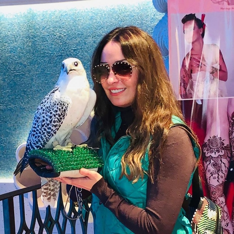 موديلات نظارات شمسية للوجه الطويل من اطلالات نرمين الفقي