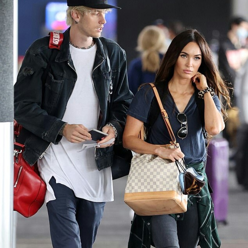 ميجان فوكس و ماشين جن كيلي 