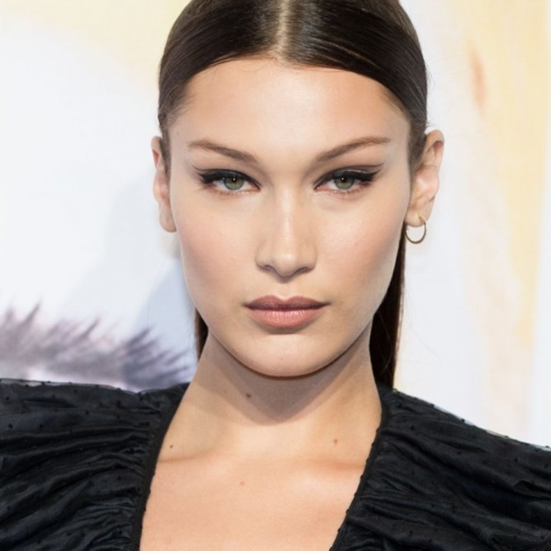 كيفية تطبيق مكياج العيون الثعلب على طريقة بيلا حدي