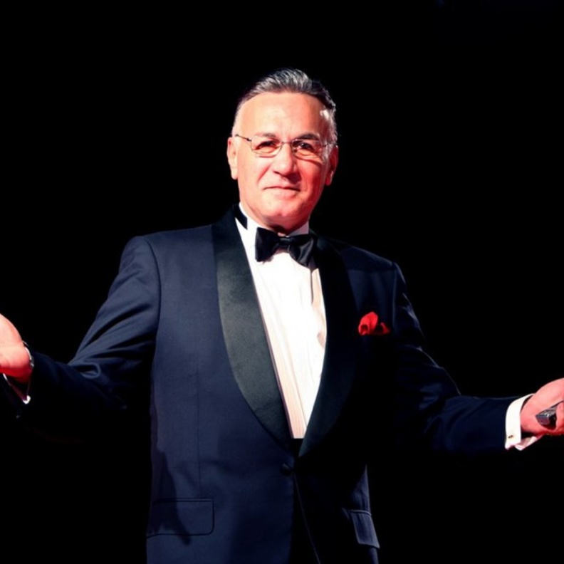 عزت أبو عوف