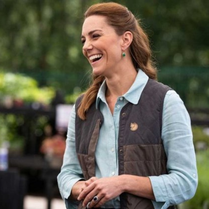 نفاذ أزياء كيت ميدلتون من الأسواق بعد زيادة نسبة البحث على الإنترنت