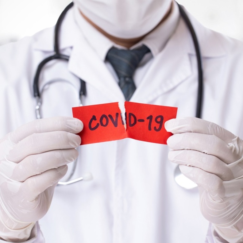 كورونا المتحور ينتشر أكثر لكنه أقل خطراً