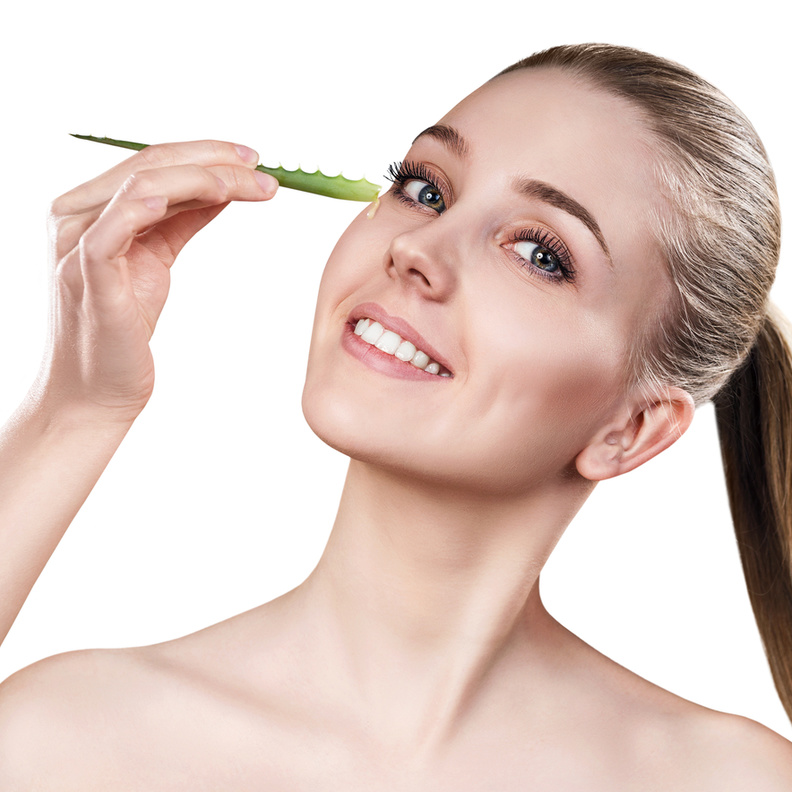 فوائد جل الصبار وزيت اللوز الحلو للعناية بالبشرة