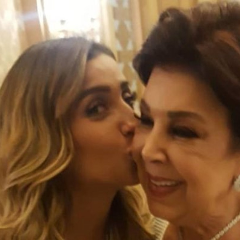 دينا الشربيني ترثي رجاء الجداوي