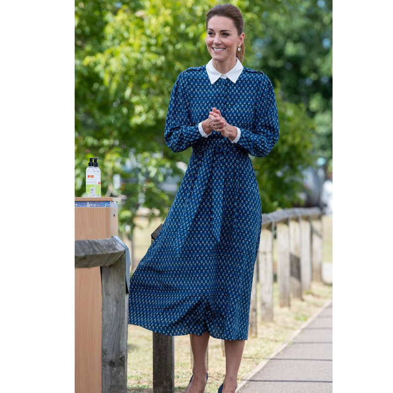 بدت ساحرة في أحدث إطلالة لها بفستان من ماركة Beulah London