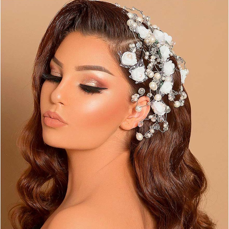 تجنبي وضع مكياج العينين لأطول فترة ممكنة لأن مكياج العينين والمسكارا