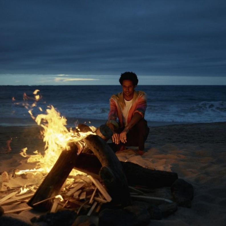 منصة MR PORTER الإلكترونية تطرح سلسلة GONE SURFIN’ 