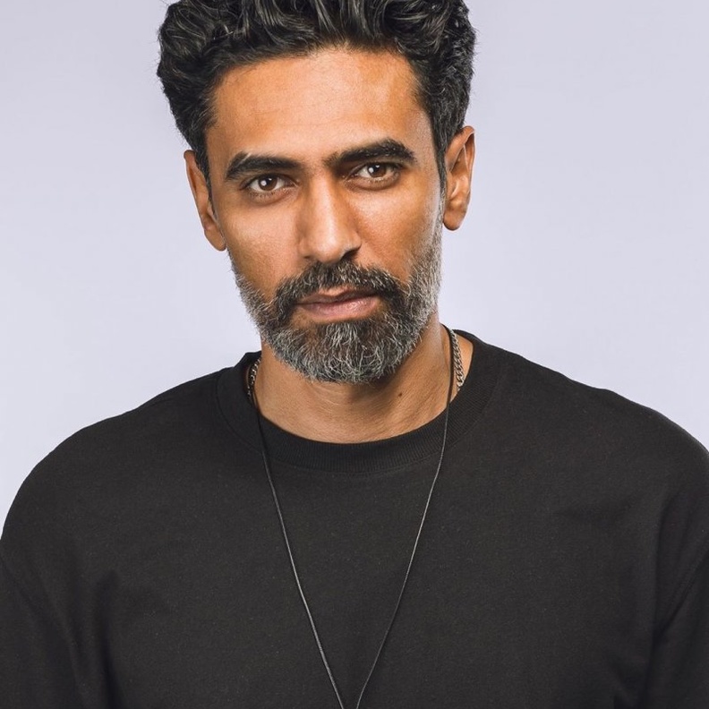 والدة محمد علاء