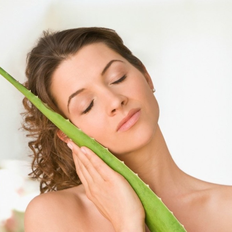 استخدمي الألوة فيرا لعلاج الشعر الدهني
