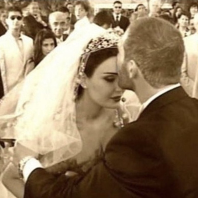 سيرين عبد النور تحتفل مع زوجها فريد بعيد زواجهما الـ13