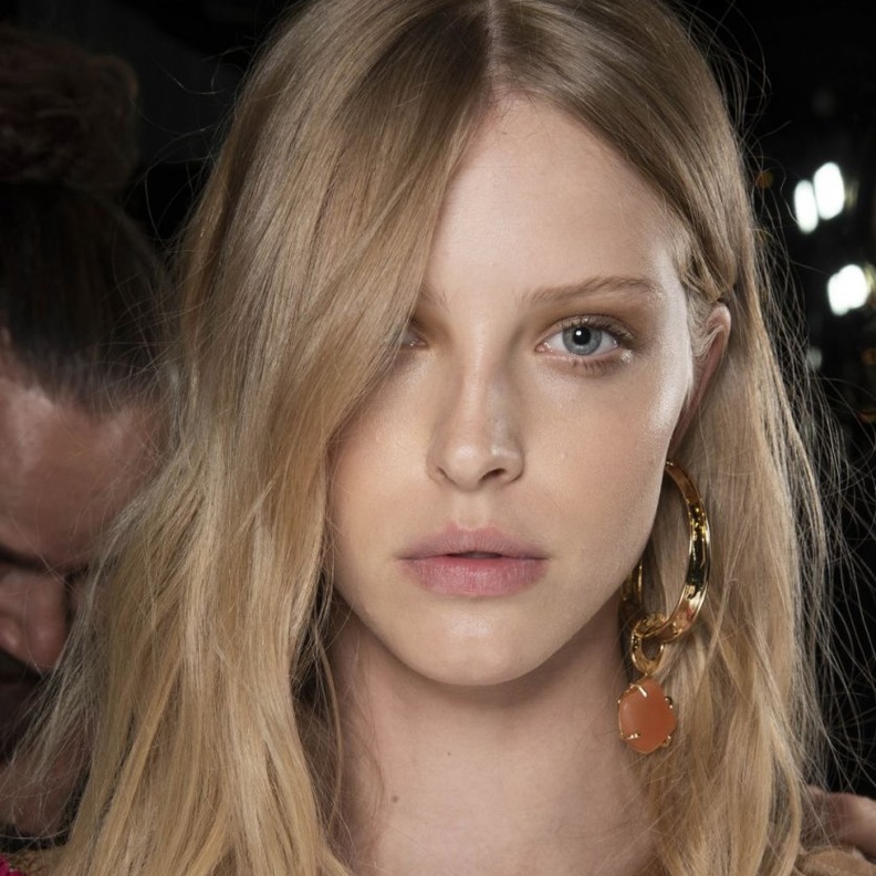 احدث الوان صبغات الشعر الاشقر الفاتح للبشرة الحنطية 2020