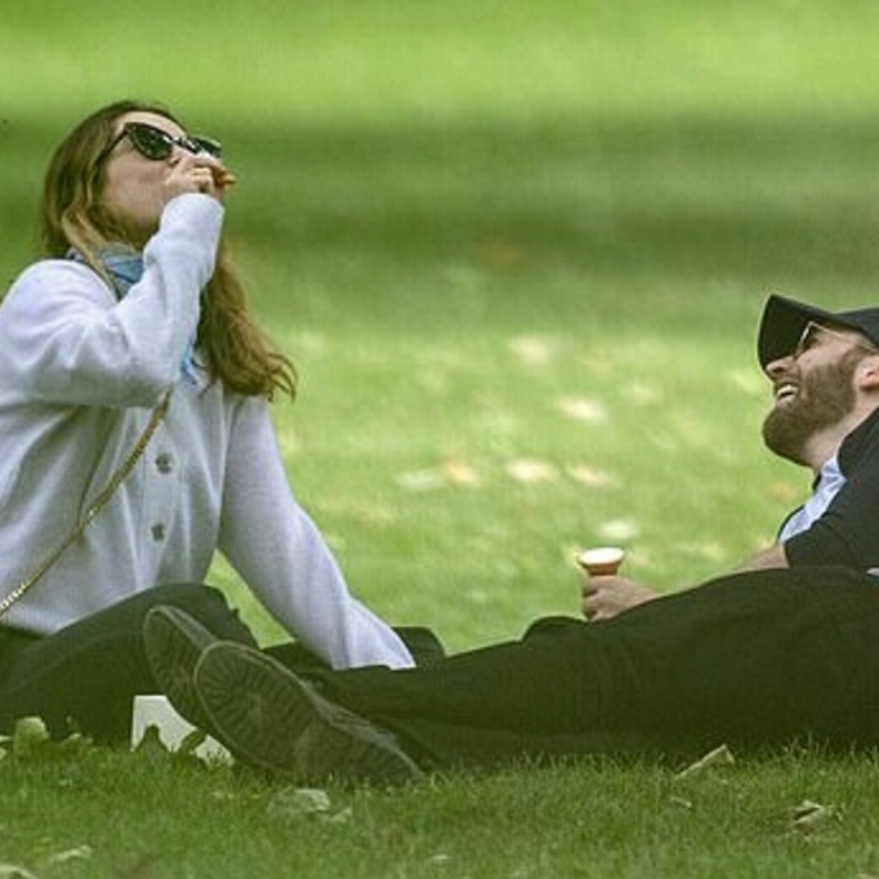 كريس ايفانز و ليلي جيمس 