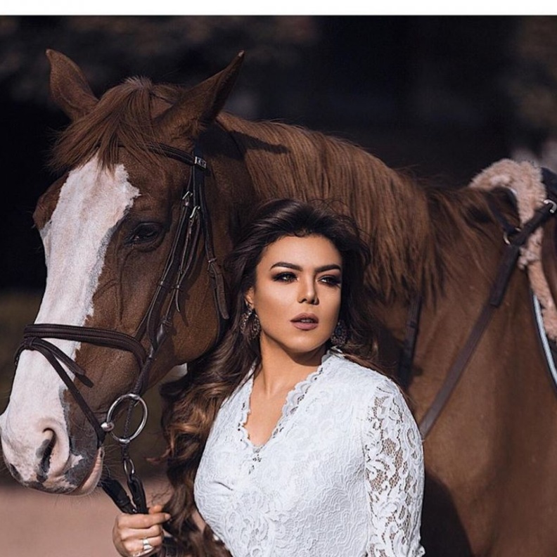 الفنانة ناهد السباعي