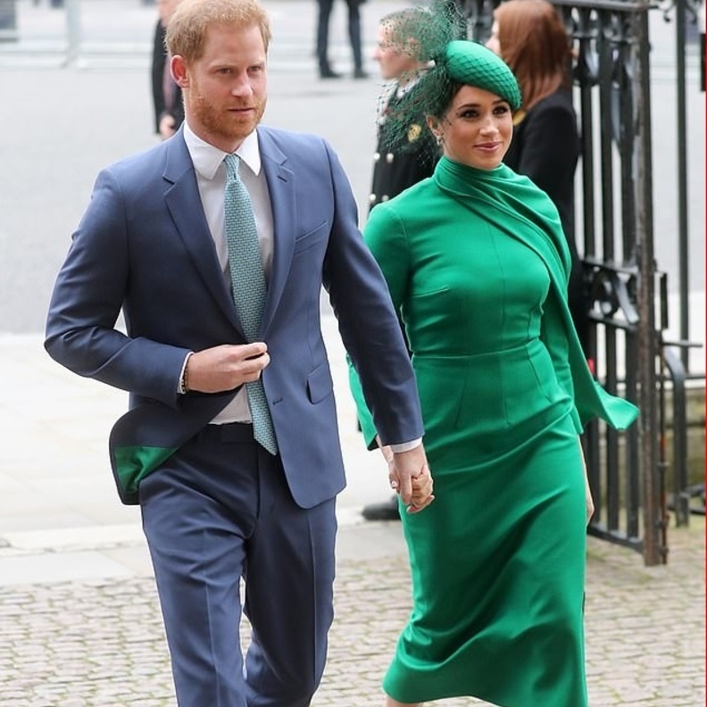 آرثر إدواردز يدعو الأمير هاري للتوقف عن الاستماع لزوجته