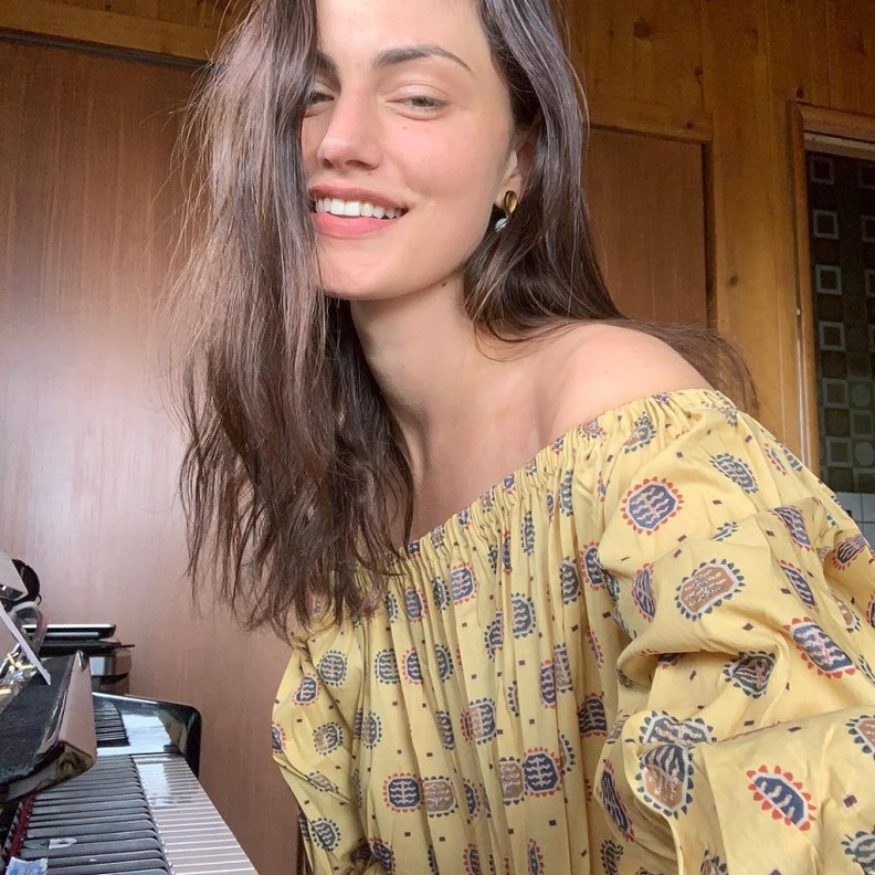 تعرفي على روتين Phoebe Tonkin الجمالي