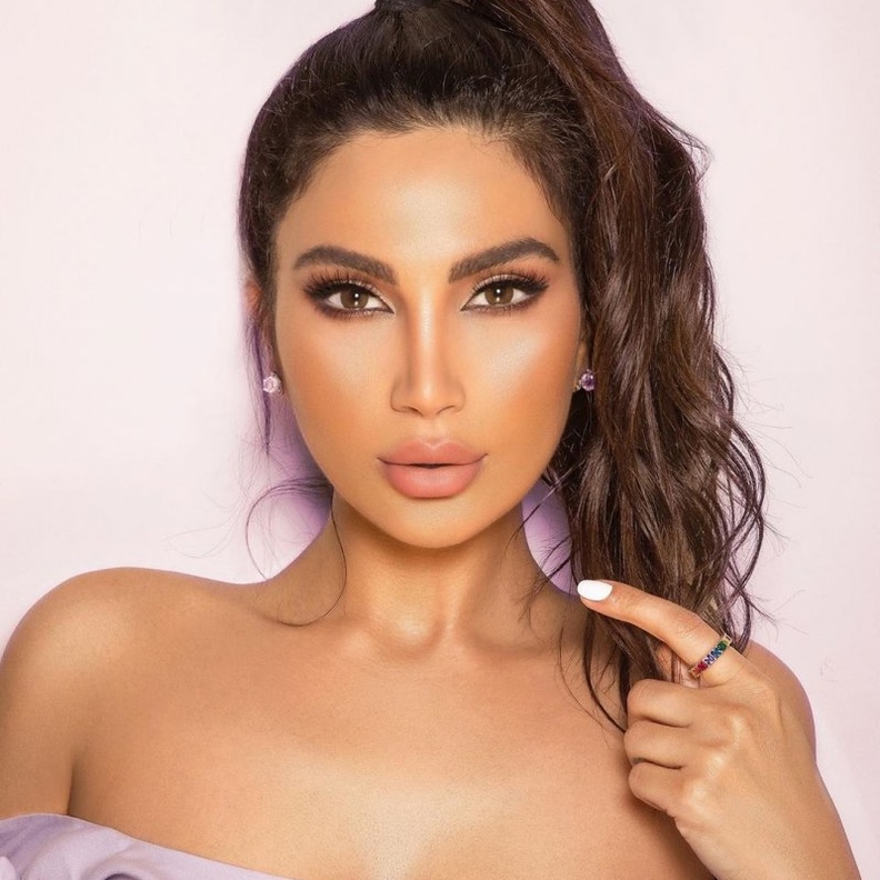 مكياج صيفي ناعم بأسلوب شيراز