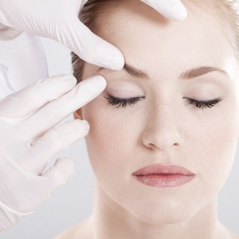 عملية شد جلد الوجه تتم للقضاء على ترهل الجلد وللحصول على بشرة مشدودة وجميلة