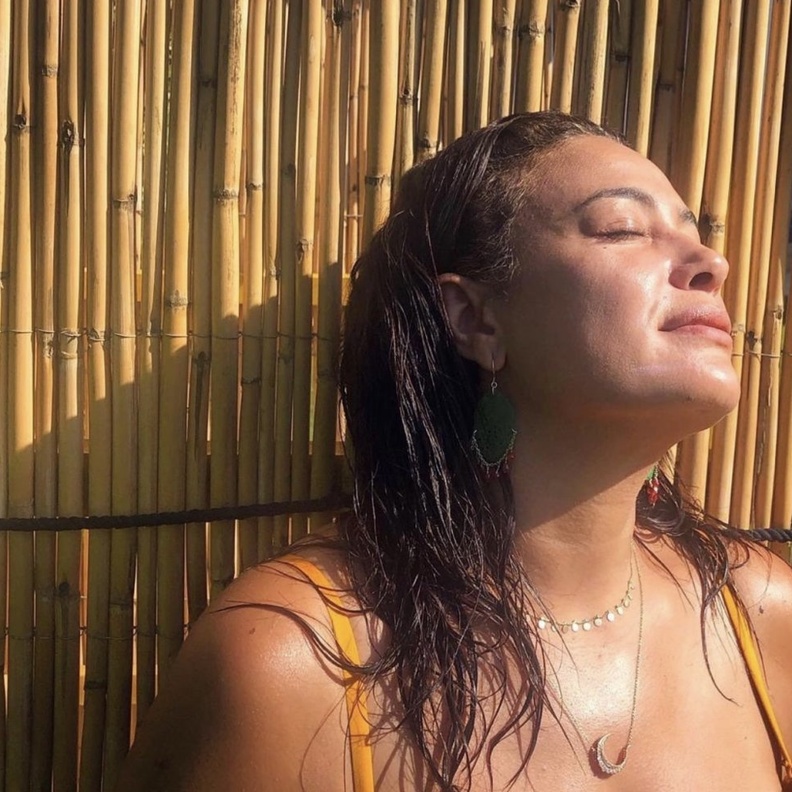 هند صبري تستمتع بأجواء إيجابية صيفية بامتياز