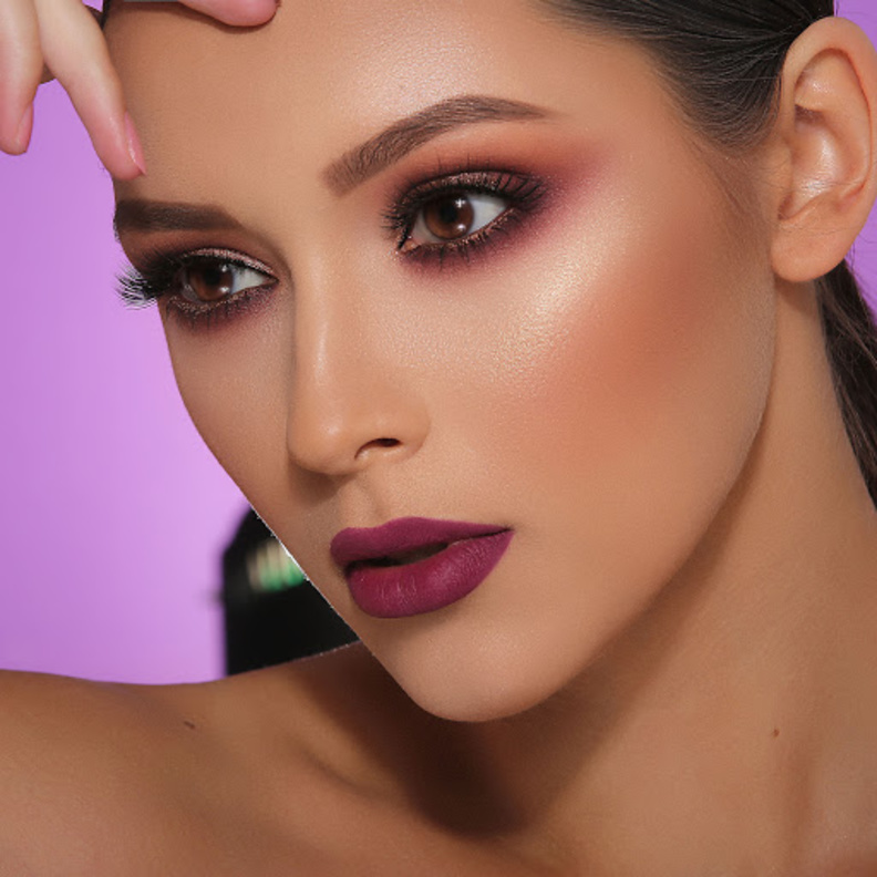 مكياج عيون سموكي وردي قوي لعروس 2020