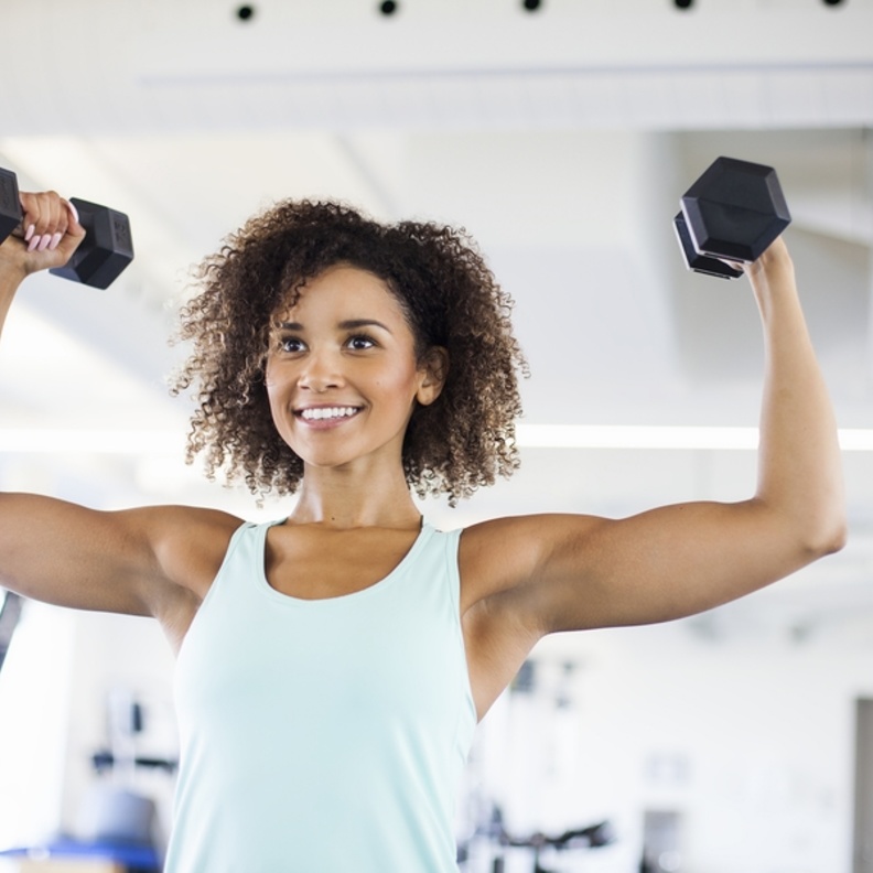 تمارين رياضية فعالة لشد الثدي و المعدة 