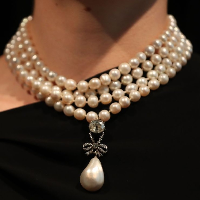 قلادة Marie Antoinette's Pearl