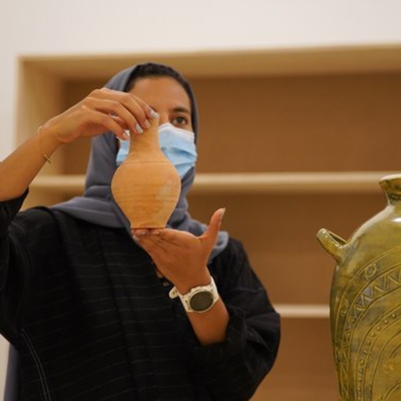  الهيئة الملكية لمحافظة العلا تقدم عدة دورات في الحرف التراثية والمجوهرات والفنون