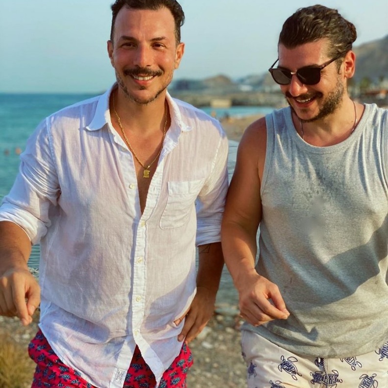 باسل خياط وشقيقه