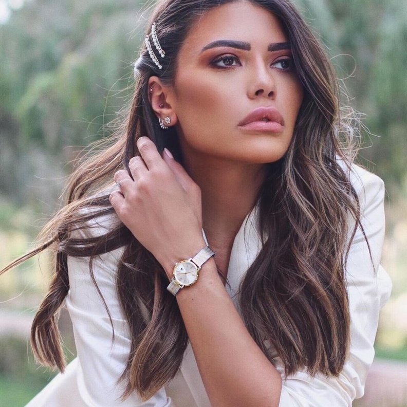 تسريحات شعر صيفية مع اكسسوارات الدبابيس مستوحاة من الفاشينيستا العنود بدر