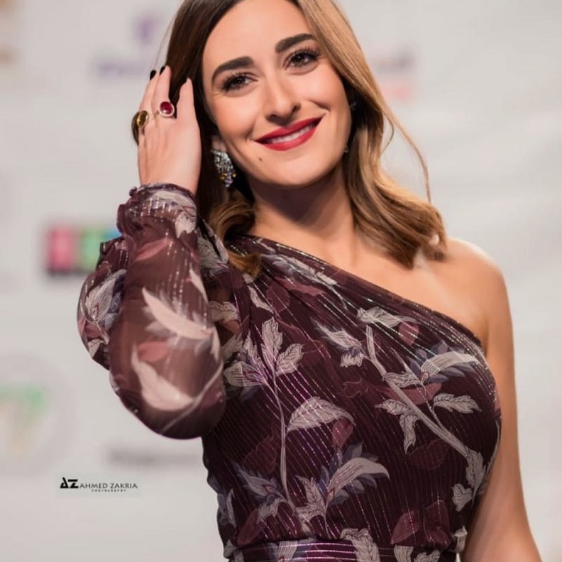 خطوبة امينة خليل