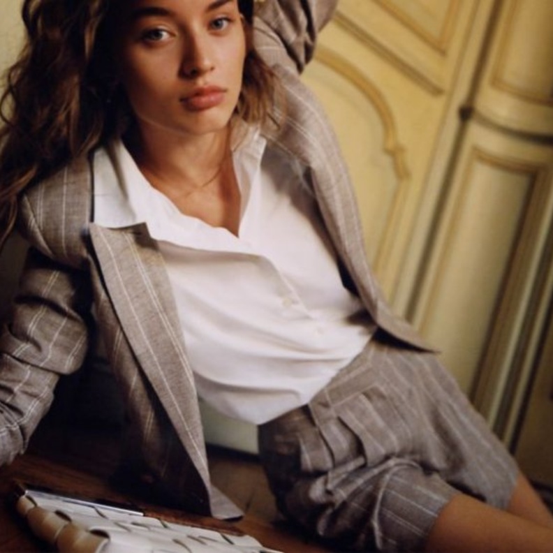 موقع NET-A-PORTER يُطلق "التشكيلة الإيطالية الجماعية" لصالح جمعيّة الصليب الأحمر الإيطالي