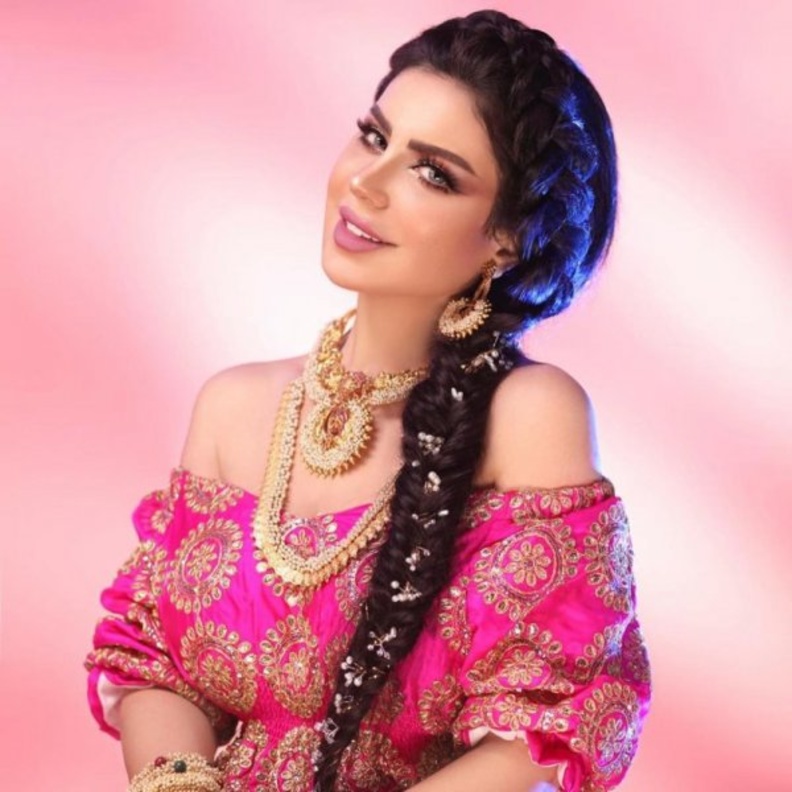 حليمة بولند 