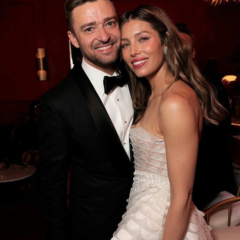 جاستن تمبرليك و جيسيكا بيل 