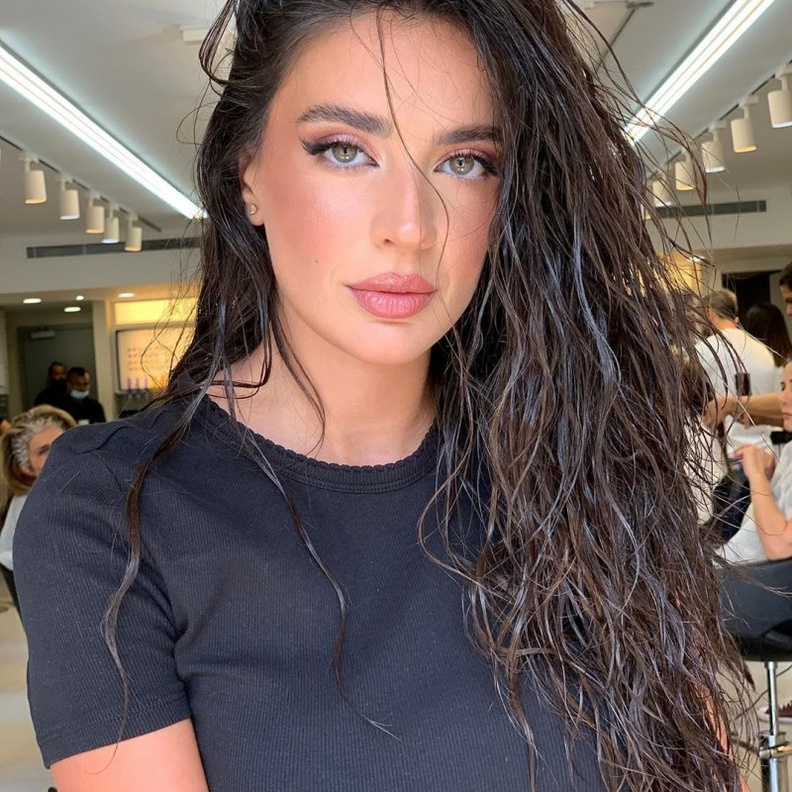 من أجدد إطلالات بيرلا حلو الجمالية