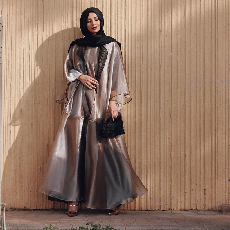  موديلات عبايات خليجية للقصيرات مع حقائب اليد الصغيرة من سهى لعيد الاضحي 2020