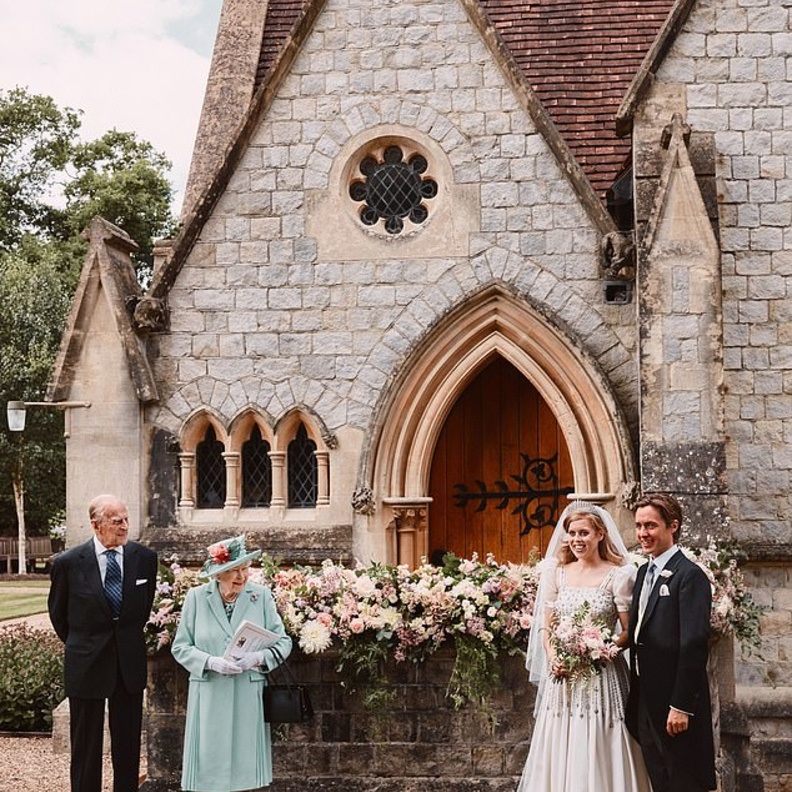  16 شخصا حضروا حفل زفاف الأميرة بياترس